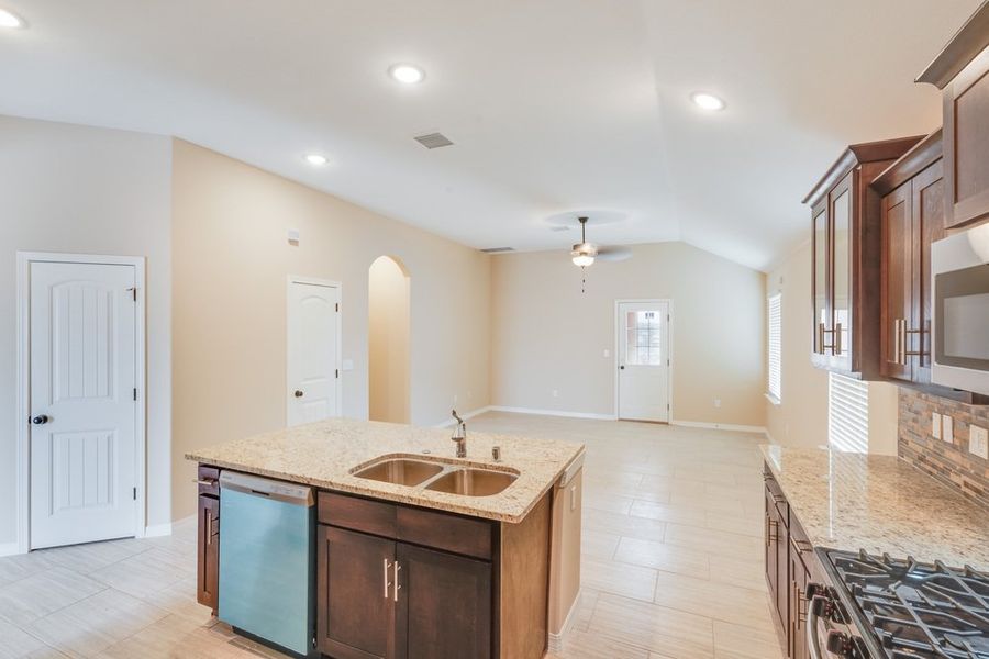 Furnished interior view inside a new home in Crossland, Socorro (Image 9).