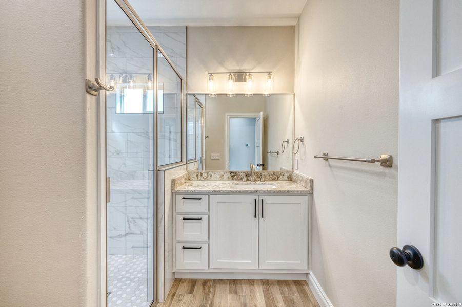 Furnished interior view inside a new home in , Uvalde (Image 12).