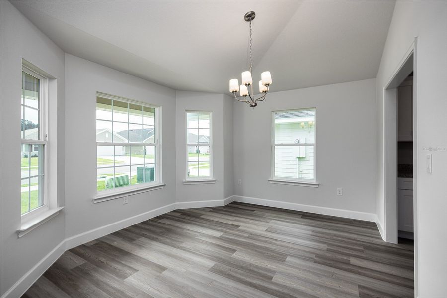 Spacious, unfurnished interior of a new home in Savannah Station, Alachua (Image 17).
