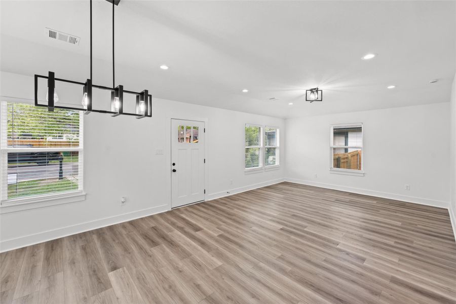 Spacious, unfurnished interior of a new home in , Brenham (Image 10).
