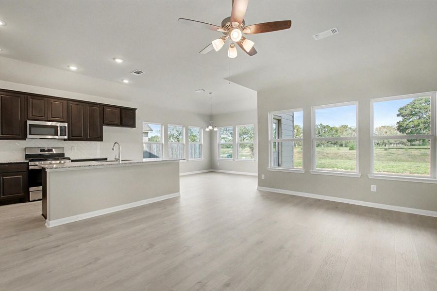 Image 29 of a home in Columbia Lakes.