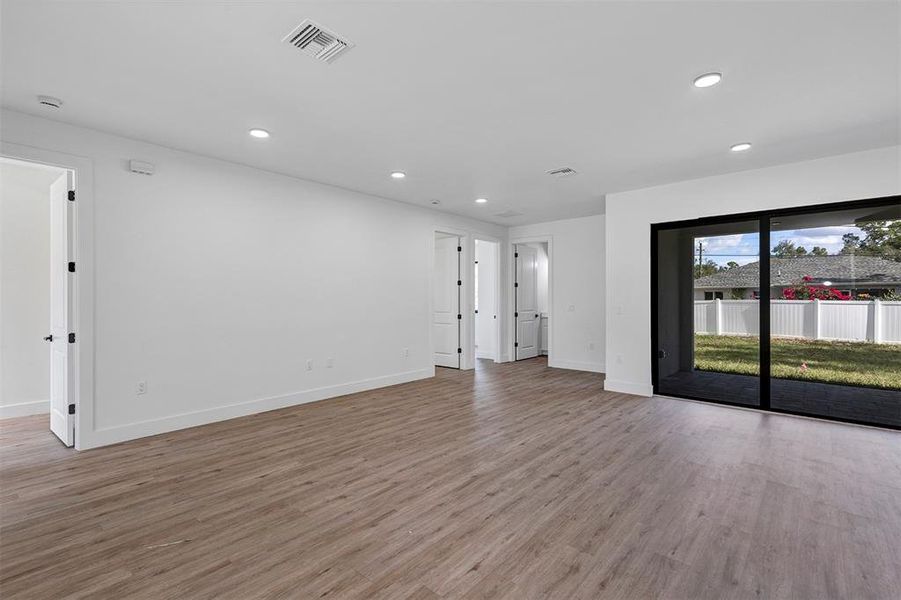 Spacious, unfurnished interior of a new home in , Port Charlotte (Image 39). Spacious, unfurnished interior of a new home in , Port Charlotte (Image 39).