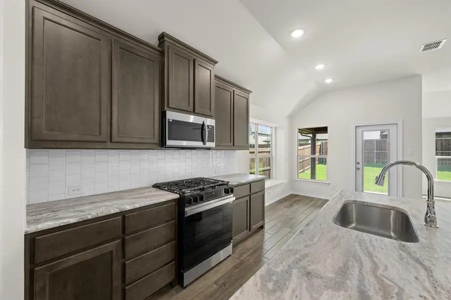 7740 Gatevine- Kitchen-5