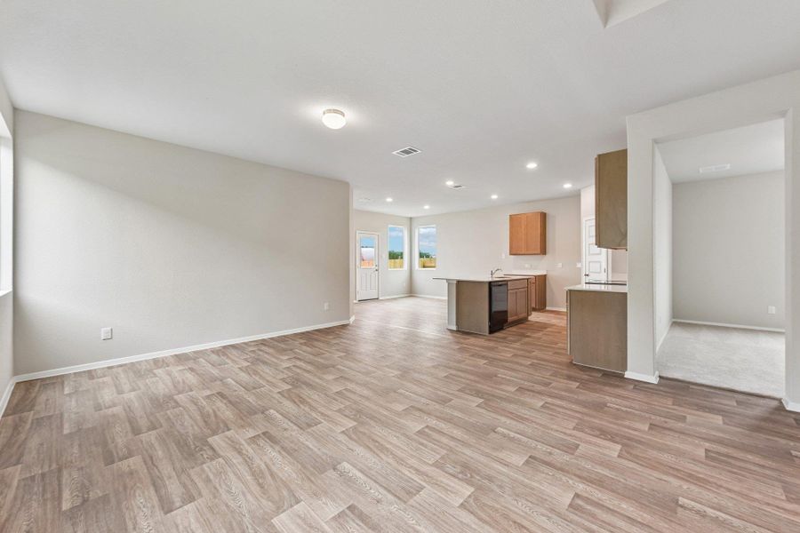 Spacious, unfurnished interior of a new home in Cascade, Liberty Hill (Image 18).