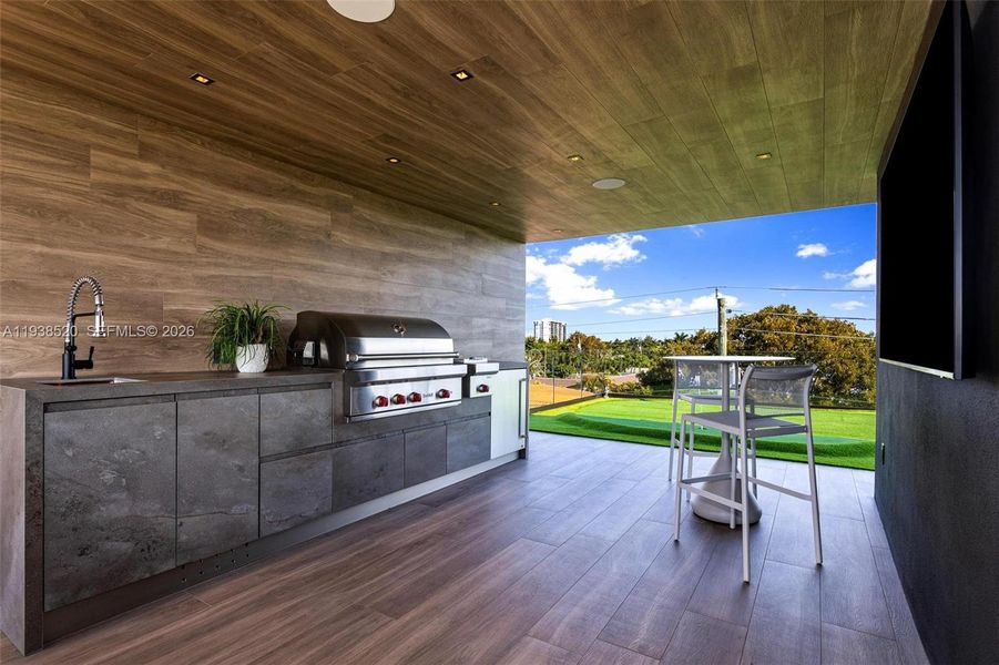 Exterior details and patio area of a home in , North Miami (Image 24).