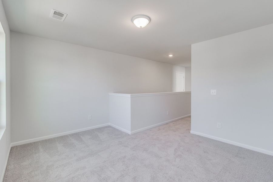 Spacious, unfurnished interior of a new home in Winston Point, Gilbert (Image 29).