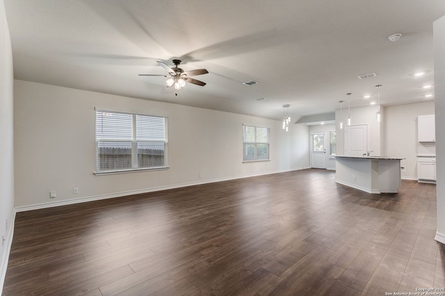 Spacious, unfurnished interior of a new home in The Canyons at Amhurst, San Antonio (Image 15). Spacious, unfurnished interior of a new home in The Canyons at Amhurst, San Antonio (Image 15).