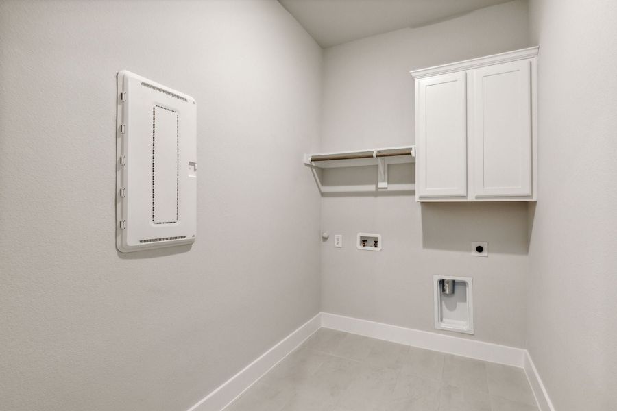 Spacious, unfurnished interior of a new home in Painted Tree Lakeside, McKinney (Image 14). Spacious, unfurnished interior of a new home in Painted Tree Lakeside, McKinney (Image 14).