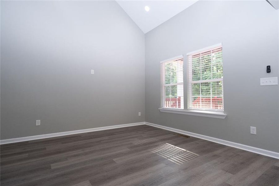 Spacious, unfurnished interior of a new home in , Stockbridge (Image 7).
