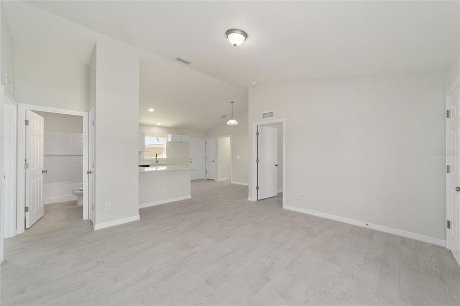 Spacious, unfurnished interior of a new home in , Belleview (Image 37).