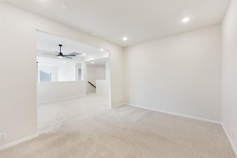 Spacious, unfurnished interior of a new home in Star Ranch, Godley (Image 27).