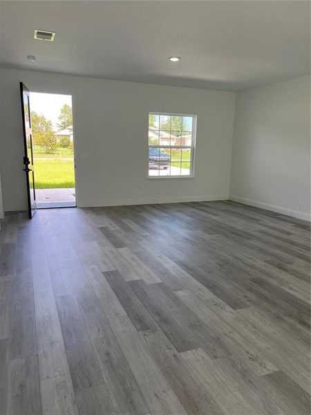Spacious, unfurnished interior of a new home in , Ocala (Image 22).