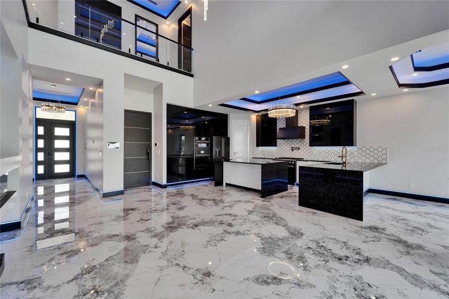 Spacious, unfurnished interior of a new home in , Apollo Beach (Image 96).