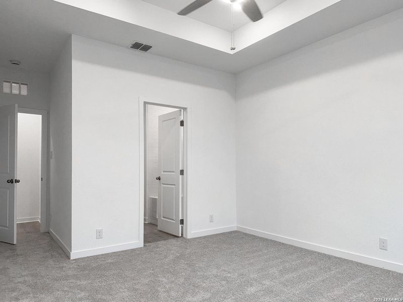 Spacious, unfurnished interior of a new home in Cordova Trails, Seguin (Image 16).