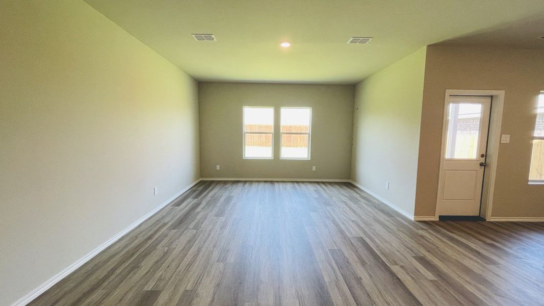 Spacious, unfurnished interior of a new home in Sunnycreek, Fort Worth (Image 11). Spacious, unfurnished interior of a new home in Sunnycreek, Fort Worth (Image 11).