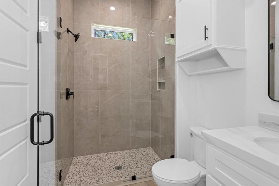 Guest walk in shower