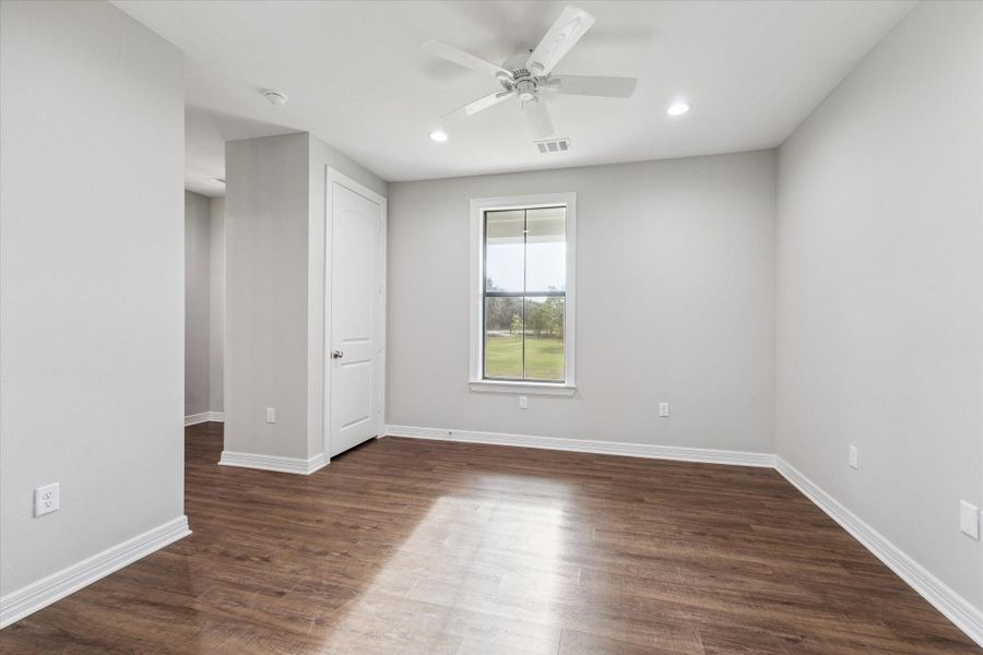 Spacious, unfurnished interior of a new home in , Fulshear (Image 16).