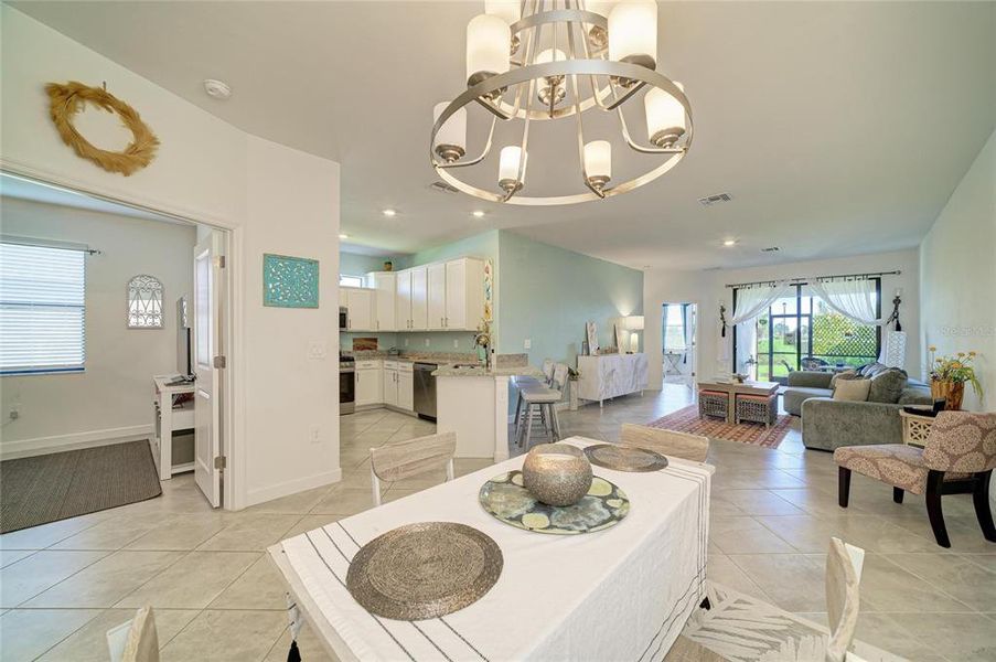 Furnished interior view inside a new home in Lorraine Lakes at Lakewood Ranch, Lakewood Ranch (Image 8). Furnished interior view inside a new home in Lorraine Lakes at Lakewood Ranch, Lakewood Ranch (Image 8).