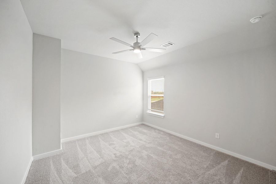 Spacious, unfurnished interior of a new home in Morton Creek Ranch, Katy (Image 20).