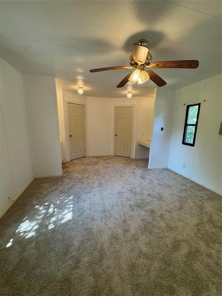 Spacious, unfurnished interior of a new home in , Azle (Image 12).