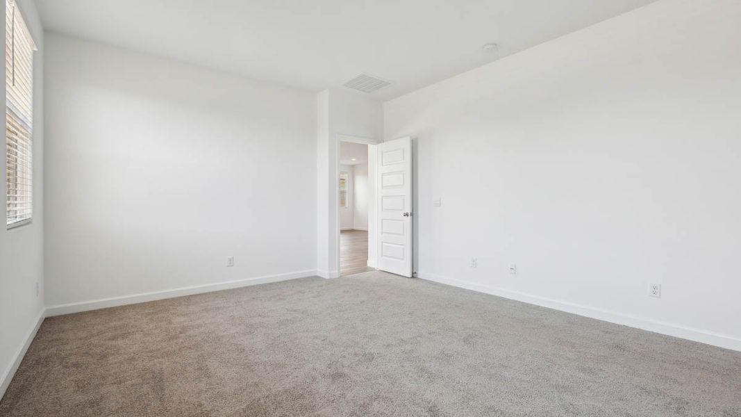 Spacious, unfurnished interior of a new home in Magma Ranch Vistas, Florence (Image 16).