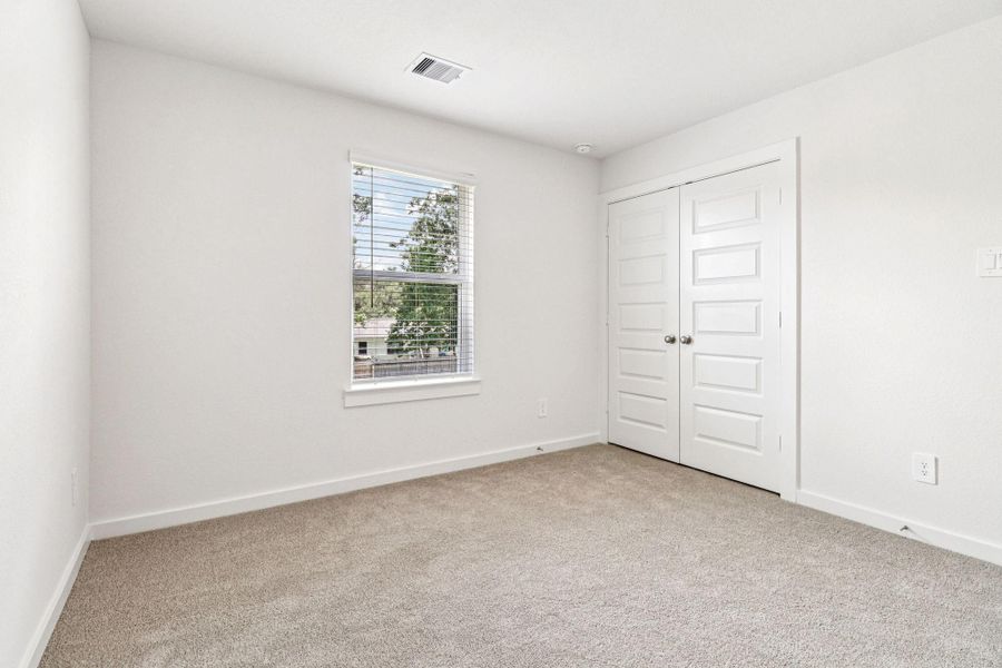 Photo is not of the actual home, but is an inspirational photo of builder’s model home and may depict options, furnishings, and/or decorator features that are not included Photo is not of the actual home, but is an inspirational photo of builder’s model home and may depict options, furnishings, and/or decorator features that are not included