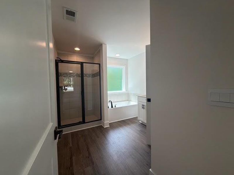 Spacious, unfurnished interior of a new home in Tuscany Hills, Douglasville (Image 18).