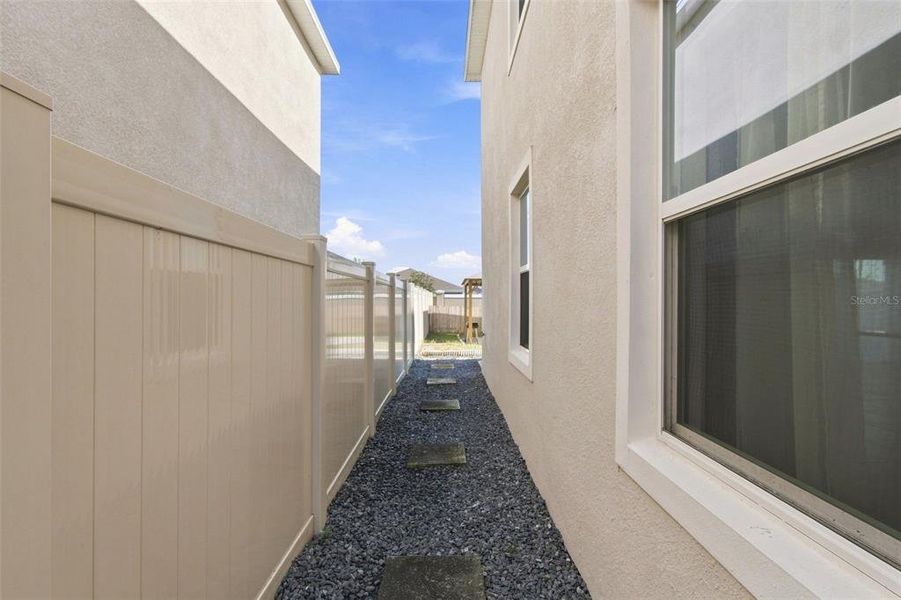Exterior details and patio area of a home in , Wesley Chapel (Image 27).