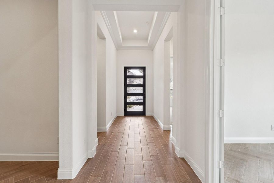 Spacious, unfurnished interior of a new home in Sienna 65', Missouri City (Image 21).