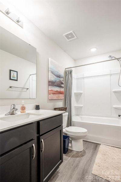 Furnished interior view inside a new home in , Kings Mountain (Image 24).