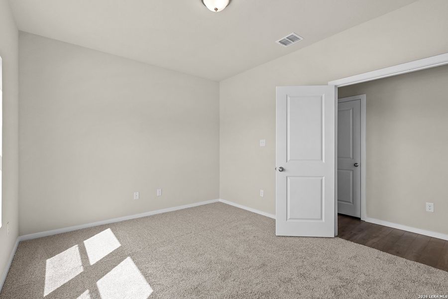 Spacious, unfurnished interior of a new home in Summerlin, San Antonio (Image 32).
