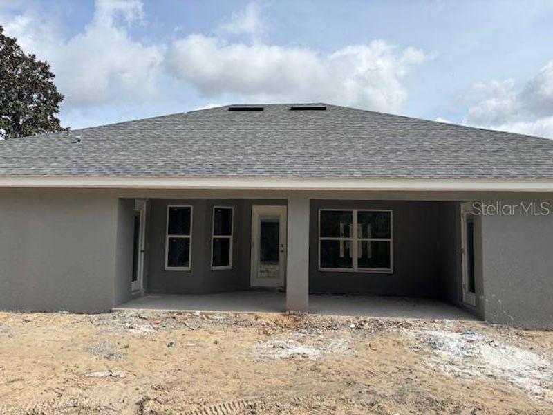 Exterior details and patio area of a home in Juliette Falls, Dunnellon (Image 3).