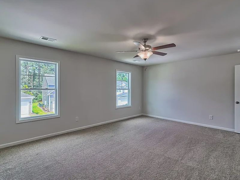 Spacious, unfurnished interior of a new home in Emanuel Creek, West Columbia (Image 11).