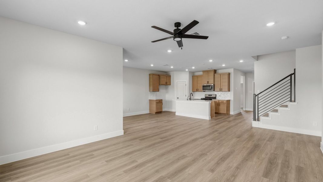 Spacious, unfurnished interior of a new home in Chapel Lakes, Montgomery (Image 15).