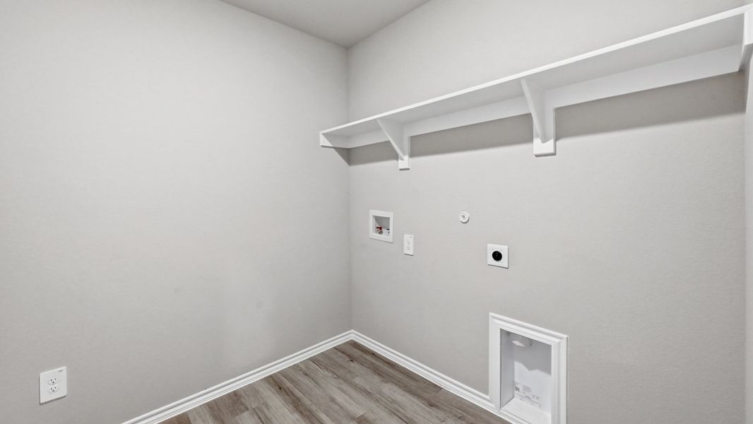 Spacious, unfurnished interior of a new home in Rock Creek West, Fort Worth (Image 19). Spacious, unfurnished interior of a new home in Rock Creek West, Fort Worth (Image 19).