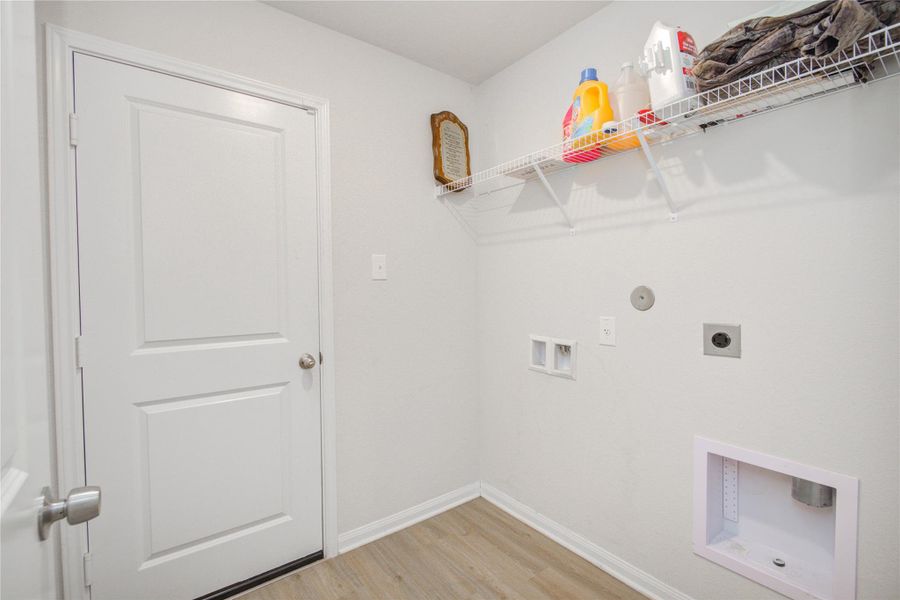 Spacious, unfurnished interior of a new home in Wayside Village, Houston (Image 14).