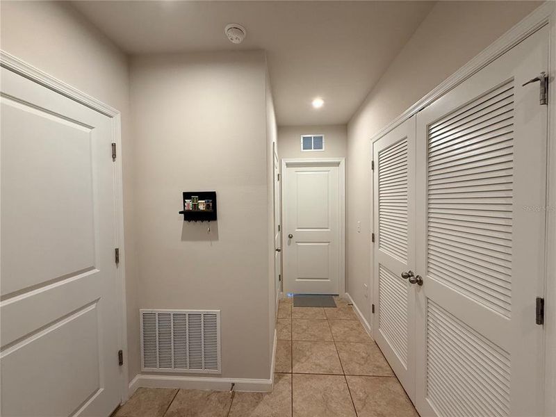 Spacious, unfurnished interior of a new home in , Haines City (Image 18).