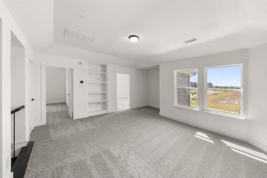 Spacious, unfurnished interior of a new home in Polo Ridge, Forney (Image 20). Spacious, unfurnished interior of a new home in Polo Ridge, Forney (Image 20).