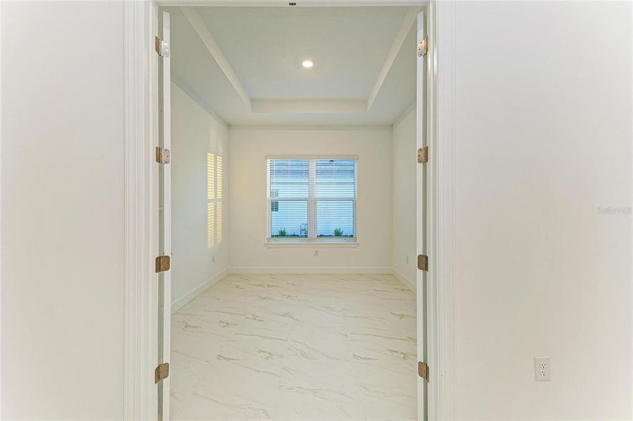 Spacious, unfurnished interior of a new home in Esplanade at Azario Lakewood Ranch, Lakewood Ranch (Image 41). Spacious, unfurnished interior of a new home in Esplanade at Azario Lakewood Ranch, Lakewood Ranch (Image 41).