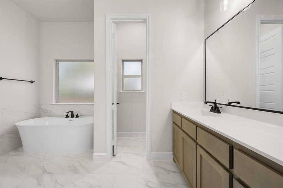 3012 Valley View- Primary Suite-3