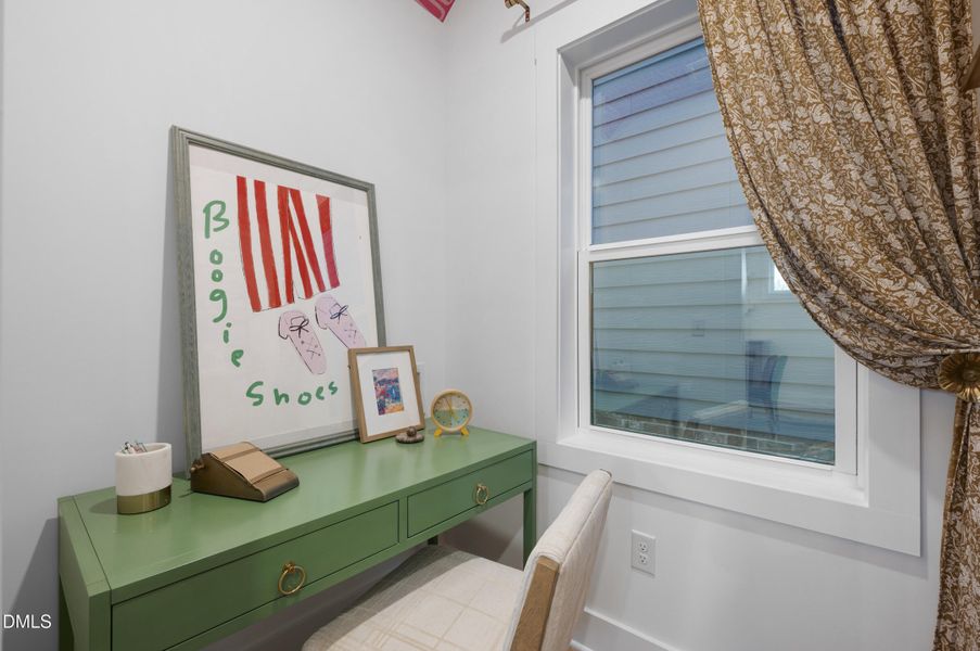 APA-0019*_Creator_C_PocketOffice