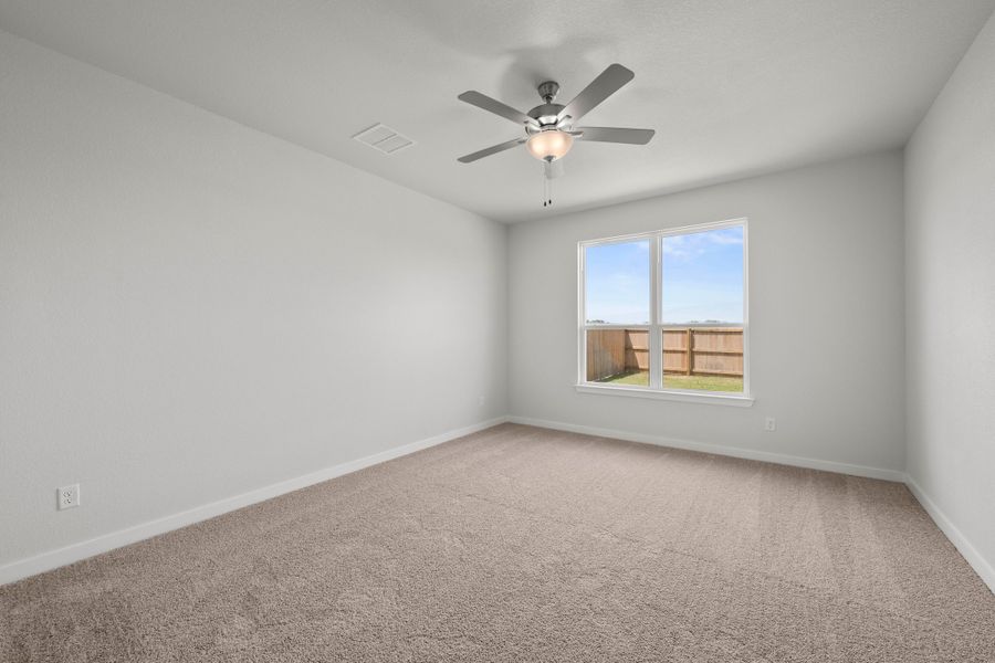 Spacious, unfurnished interior of a new home in Rancho San Gabriel, Georgetown (Image 12).