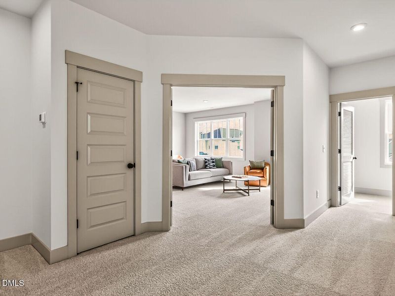 021-1280x960-landing