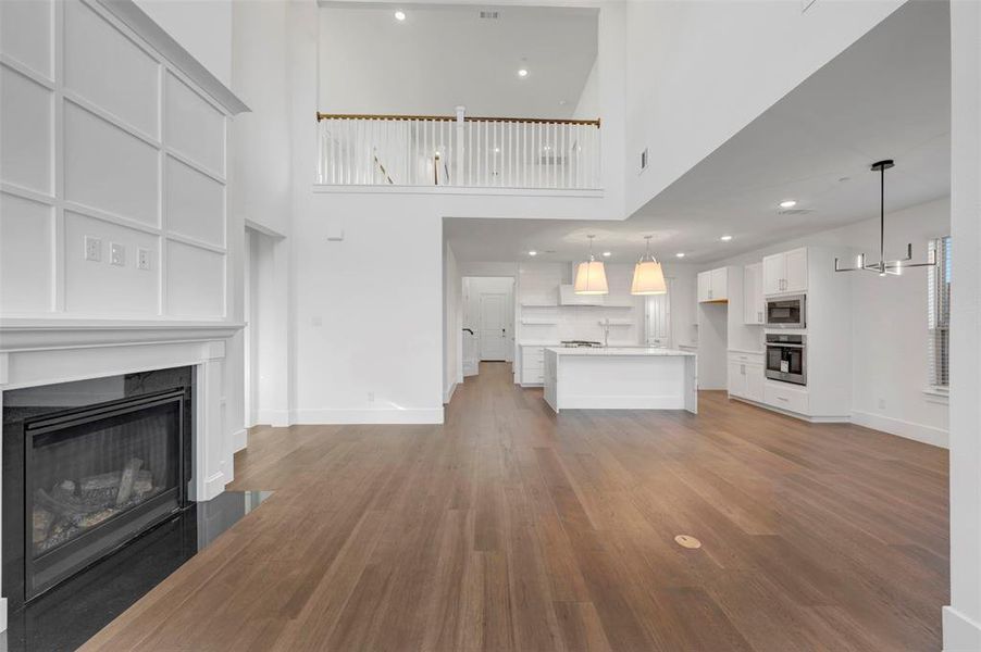 Spacious, unfurnished interior of a new home in Kreymer at the Park, Wylie (Image 19).