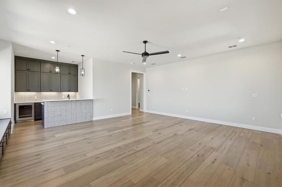 Spacious, unfurnished interior of a new home in , Bartonville (Image 30).