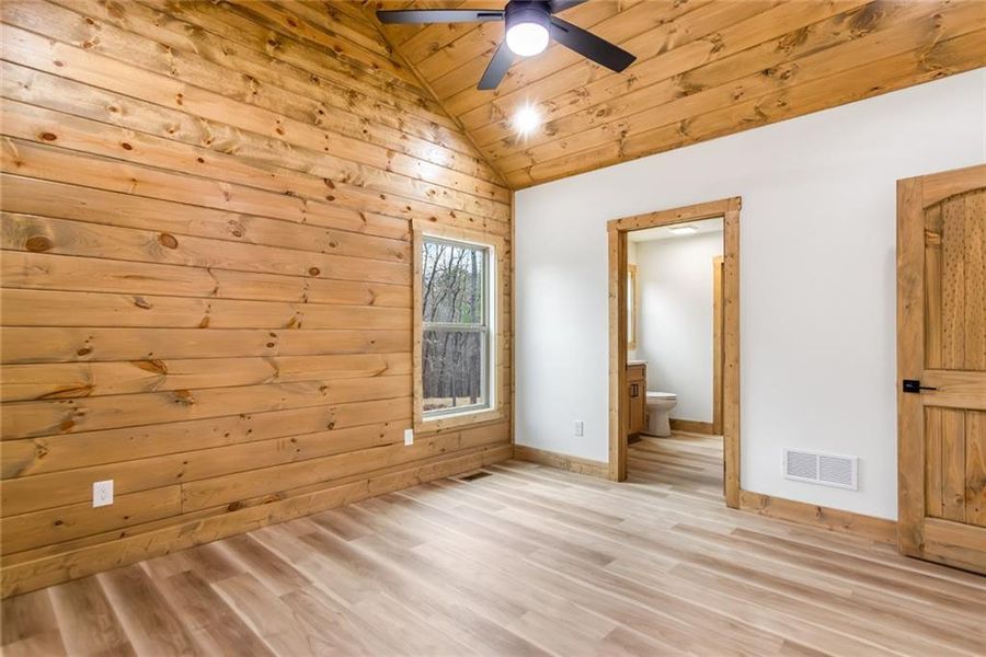Spacious, unfurnished interior of a new home in , Ellijay (Image 24).