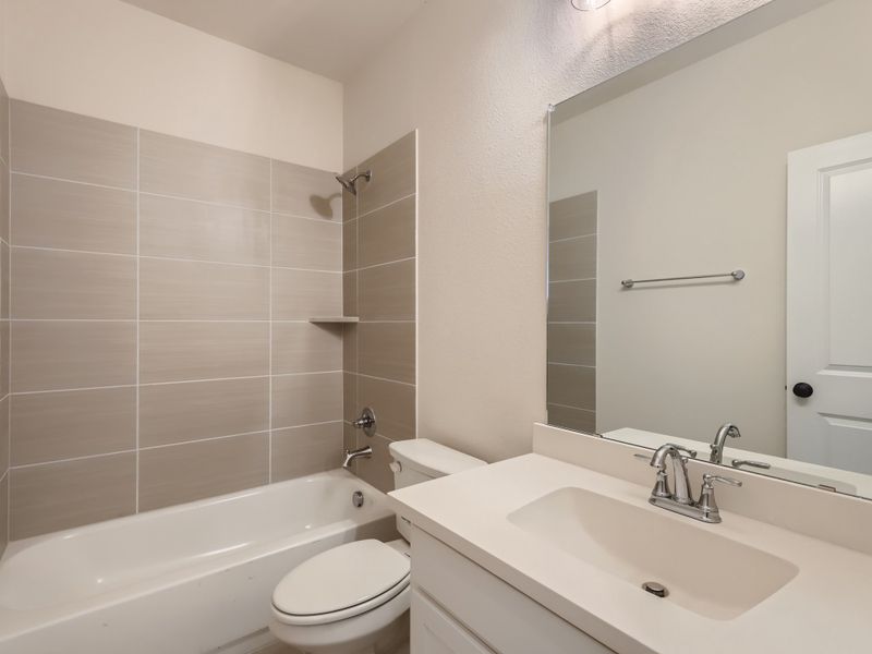 Plan 1531 Secondary Bathroom Representative Photo