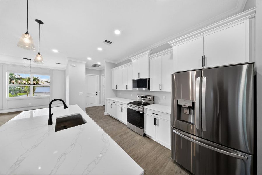 KITCHEN KITCHEN