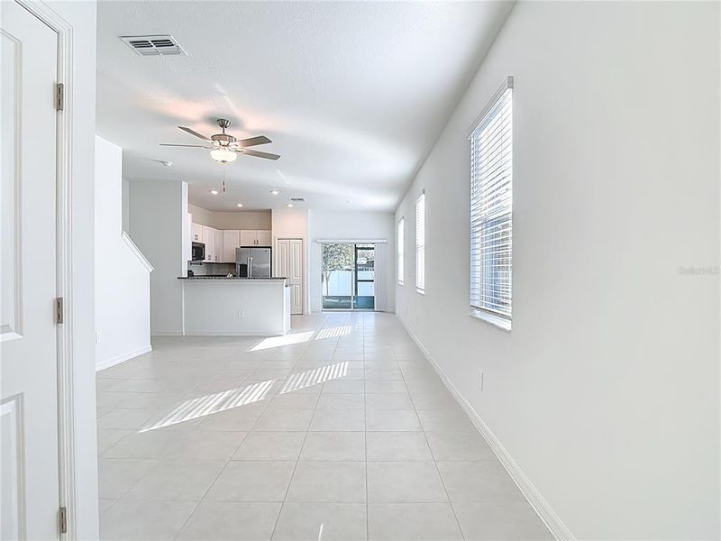 Spacious, unfurnished interior of a new home in , Land O' Lakes (Image 13).