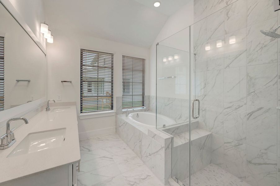 Owner's Bathroom Owner's Bathroom